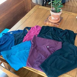 4 racer tops-Fabletics med
2 leggings 1 jogger